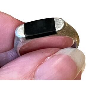 925 Sterling Silver Black Onyx Ring Size 8 Delicate Vintage 3.55 Grams